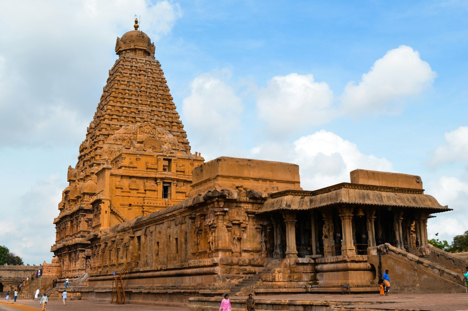 Thanjavur Brihadeeswara temple Tamil Nadu